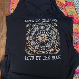 Cute black slender back sleeveless tee